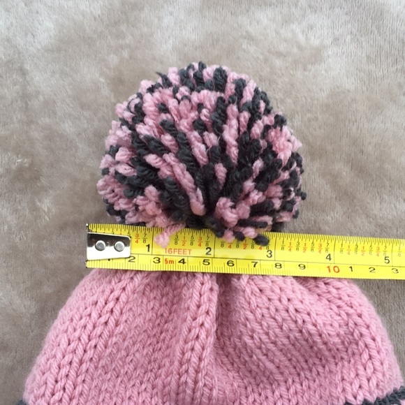 NWOT Winter Acrylic Pom Pom Beanie, OS (Girls) - Picture 11 of 12